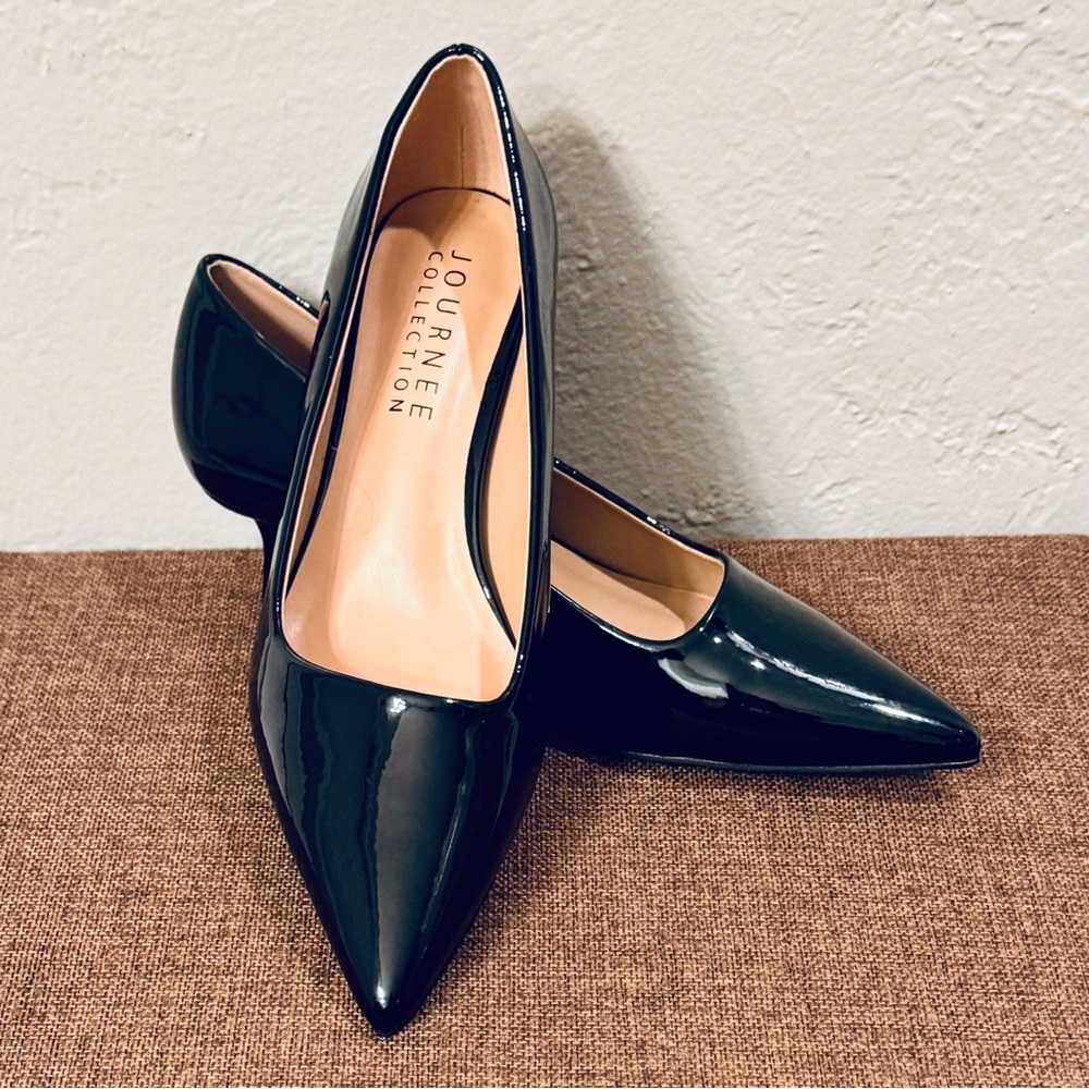 Journee Collection Womens Celica Slip On Kitten Heel Pointed Toe Pumps